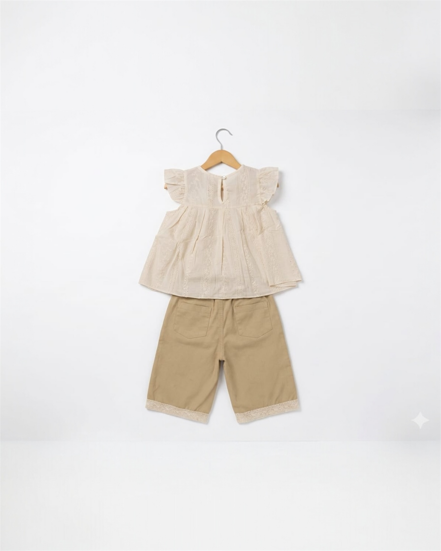 Summer sleeveless top with trouser